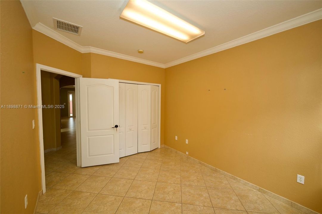 Recently Sold: $645,000 (4 beds, 2 baths, 1618 Square Feet)