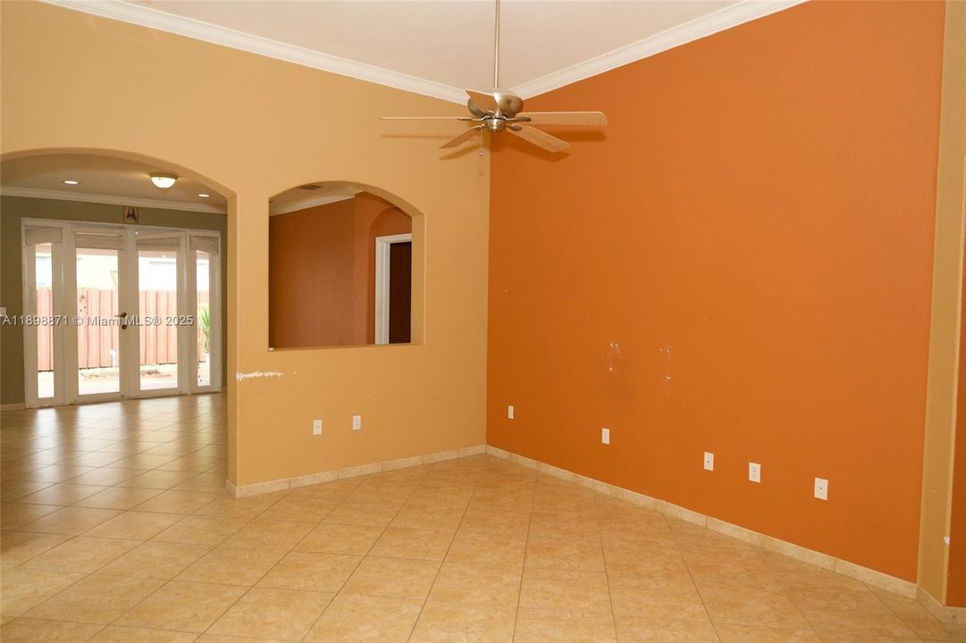 Recently Sold: $645,000 (4 beds, 2 baths, 1618 Square Feet)