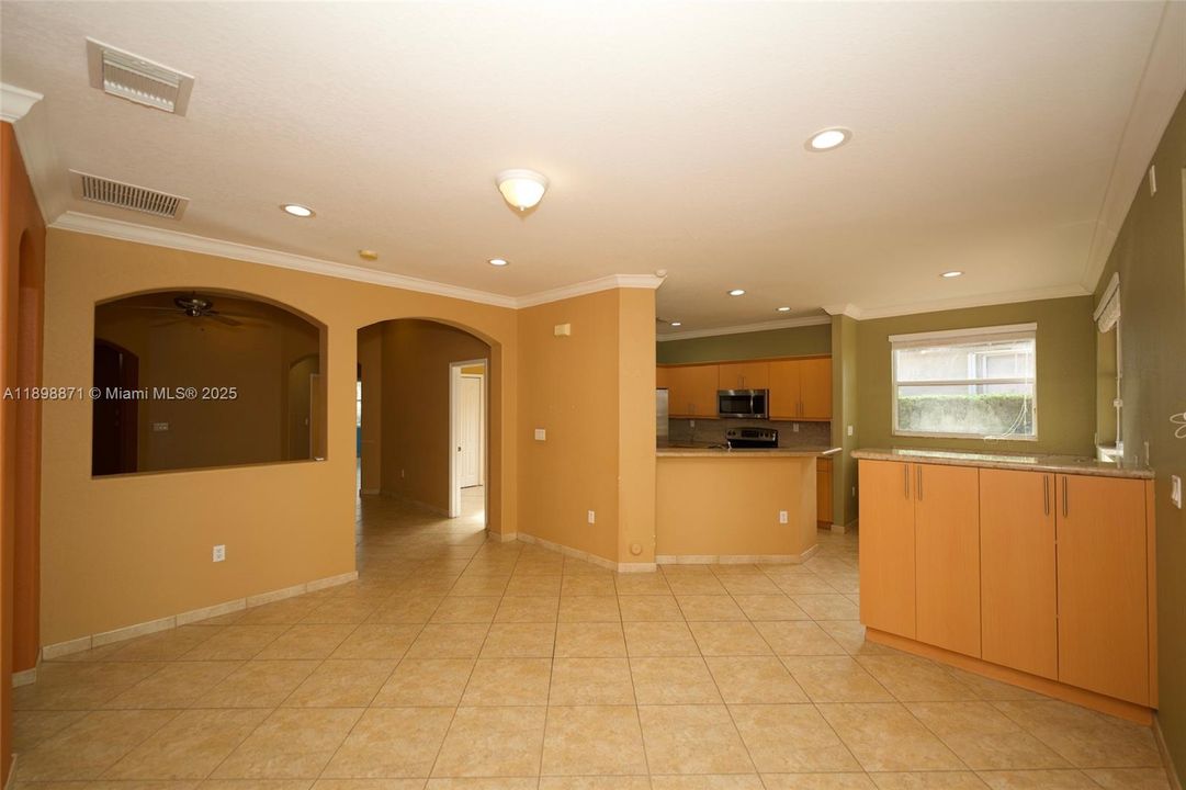 Recently Sold: $645,000 (4 beds, 2 baths, 1618 Square Feet)