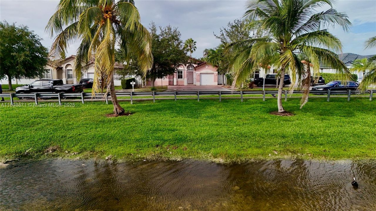 Recently Sold: $645,000 (4 beds, 2 baths, 1618 Square Feet)