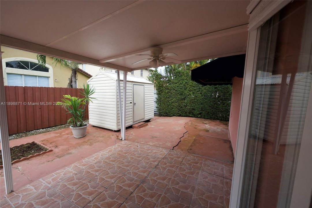 Recently Sold: $645,000 (4 beds, 2 baths, 1618 Square Feet)