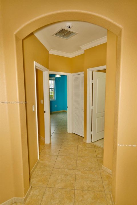 Recently Sold: $645,000 (4 beds, 2 baths, 1618 Square Feet)