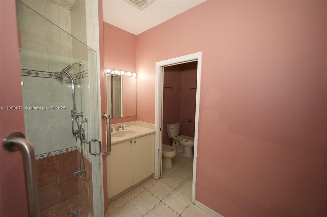 Recently Sold: $645,000 (4 beds, 2 baths, 1618 Square Feet)