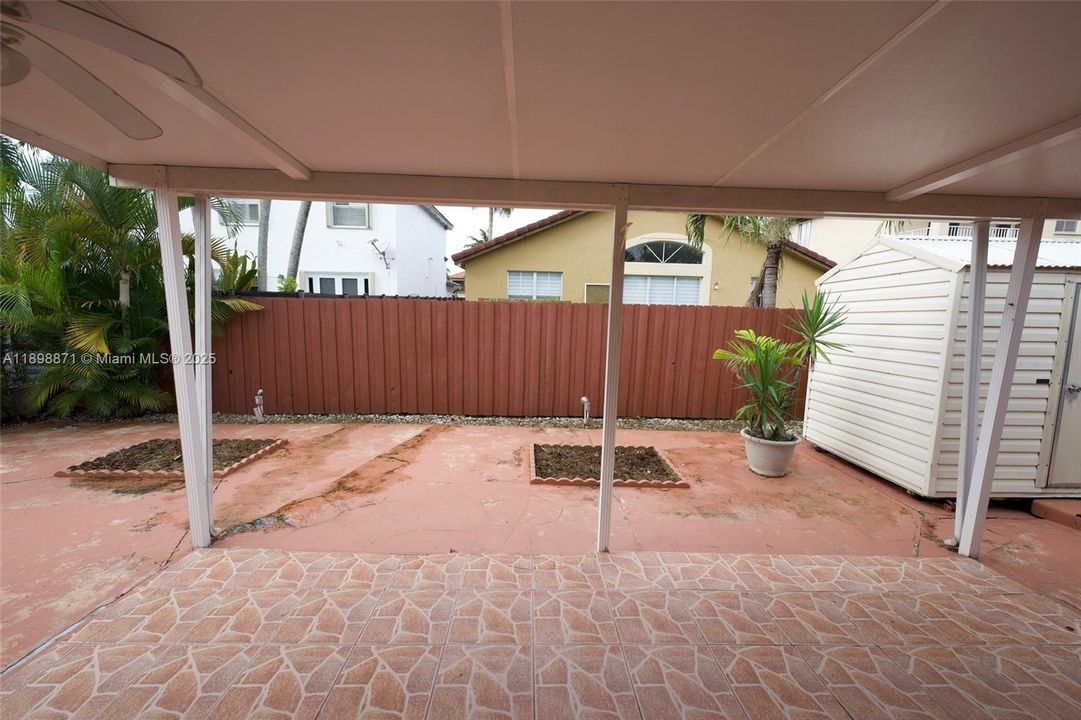 Recently Sold: $645,000 (4 beds, 2 baths, 1618 Square Feet)