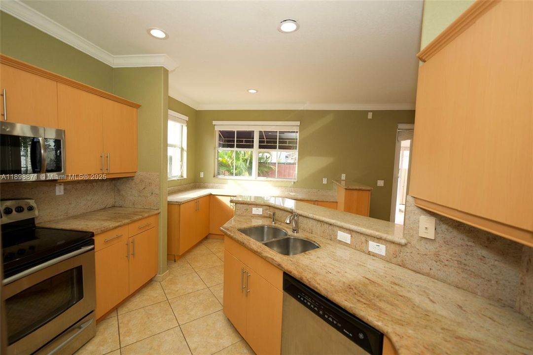 Recently Sold: $645,000 (4 beds, 2 baths, 1618 Square Feet)