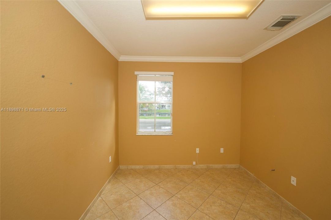 Recently Sold: $645,000 (4 beds, 2 baths, 1618 Square Feet)