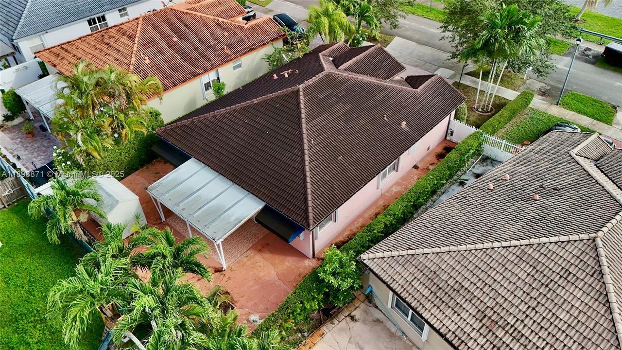 Recently Sold: $645,000 (4 beds, 2 baths, 1618 Square Feet)