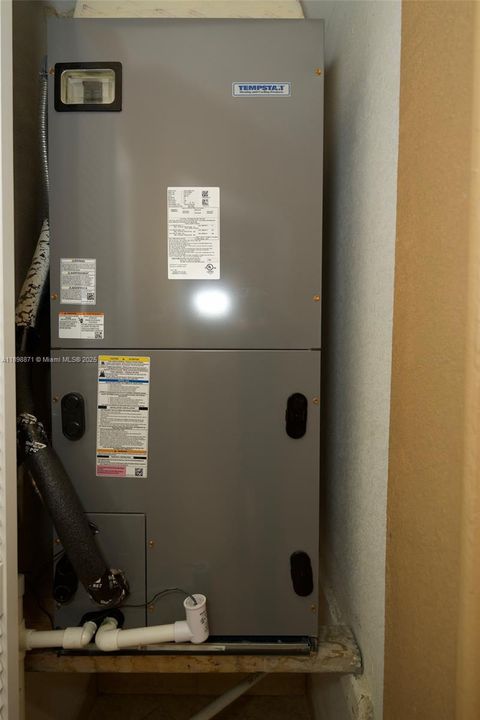 Recently Sold: $645,000 (4 beds, 2 baths, 1618 Square Feet)