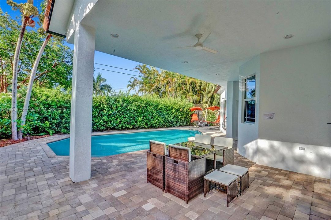 待售: $1,429,000 (6 贝兹, 5 浴室, 3669 平方英尺)