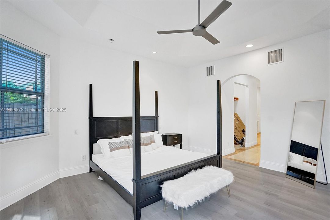 待售: $1,429,000 (6 贝兹, 5 浴室, 3669 平方英尺)