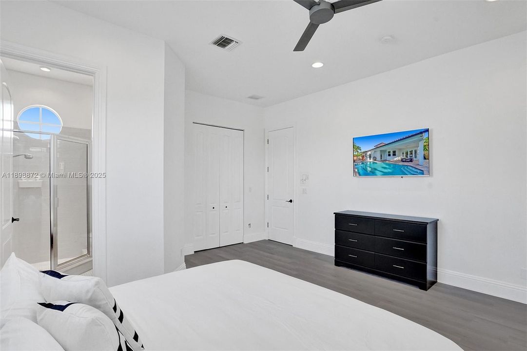 待售: $1,429,000 (6 贝兹, 5 浴室, 3669 平方英尺)