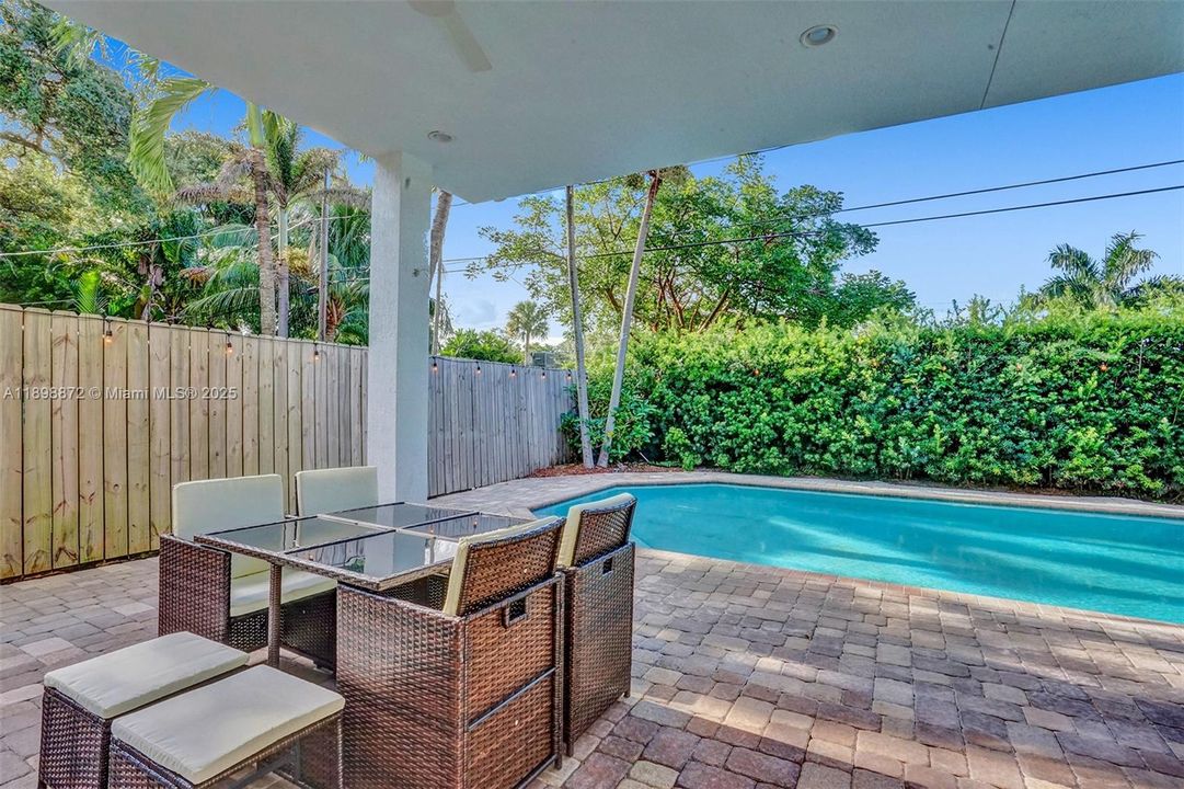 待售: $1,429,000 (6 贝兹, 5 浴室, 3669 平方英尺)