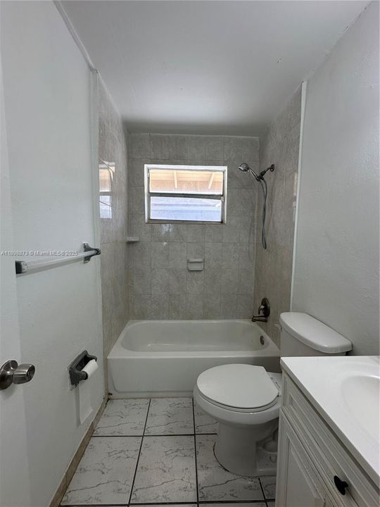 For Rent: $1,200 (1 beds, 1 baths, 435 Square Feet)