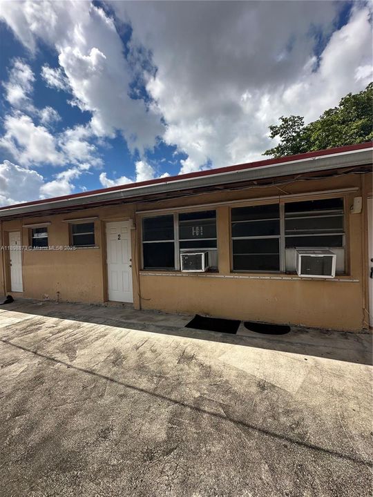 For Rent: $1,200 (1 beds, 1 baths, 435 Square Feet)