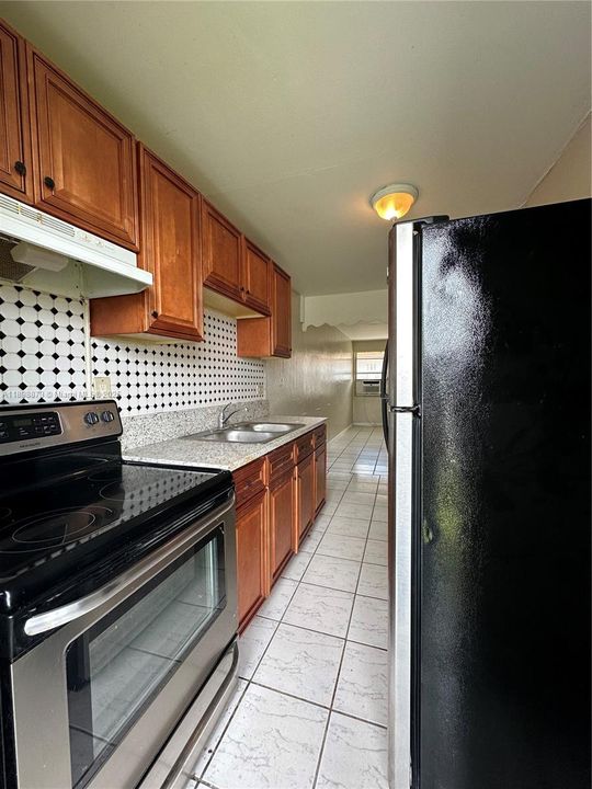For Rent: $1,200 (1 beds, 1 baths, 435 Square Feet)