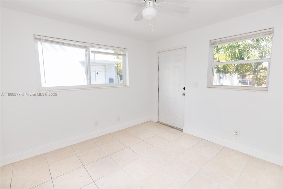 Active With Contract: $1,400 (1 beds, 1 baths, 0 Square Feet)