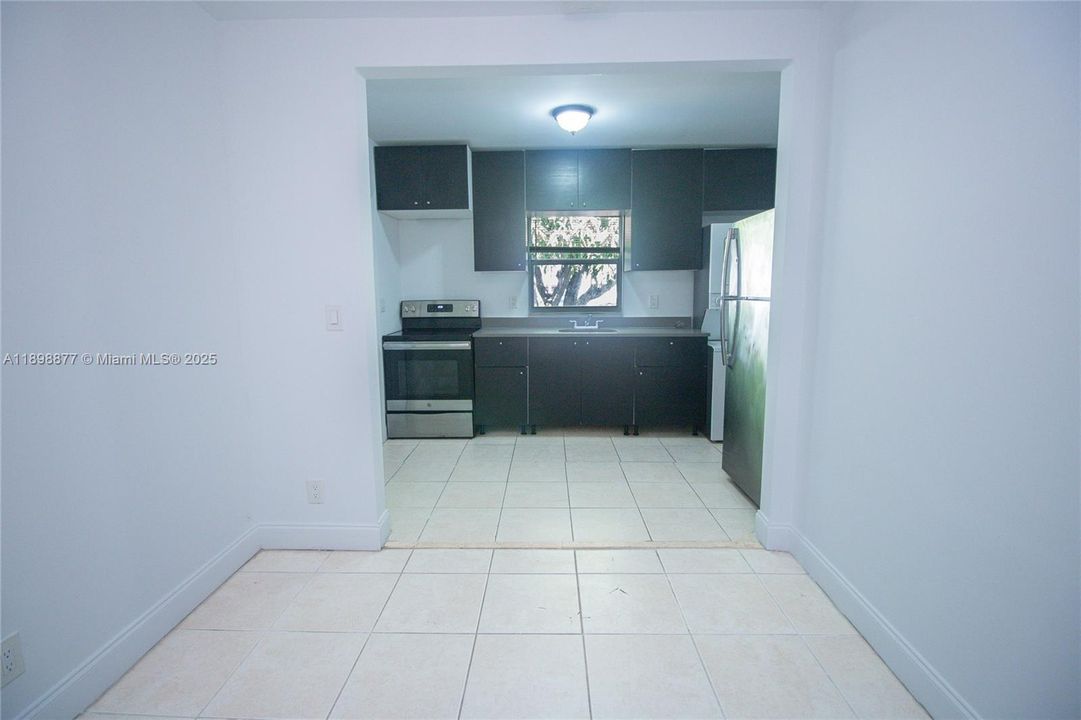 Active With Contract: $1,400 (1 beds, 1 baths, 0 Square Feet)