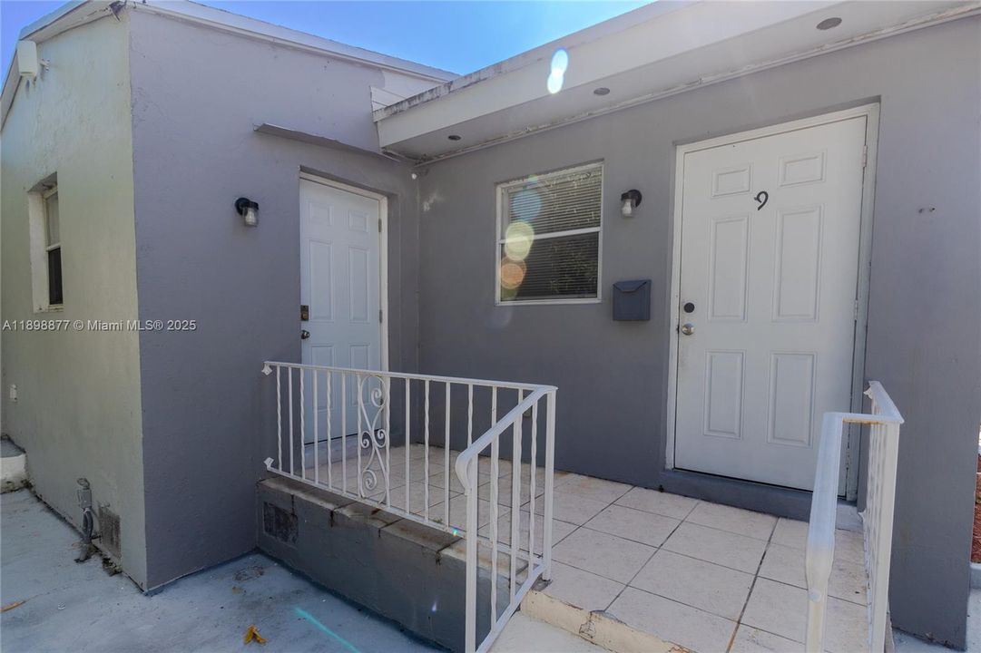 Active With Contract: $1,400 (1 beds, 1 baths, 0 Square Feet)