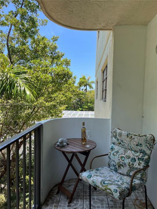 待售: $369,000 (2 贝兹, 2 浴室, 880 平方英尺)