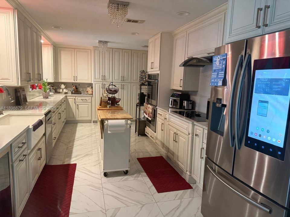 待售: $590,000 (4 贝兹, 2 浴室, 1912 平方英尺)