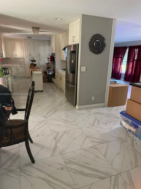 待售: $590,000 (4 贝兹, 2 浴室, 1912 平方英尺)