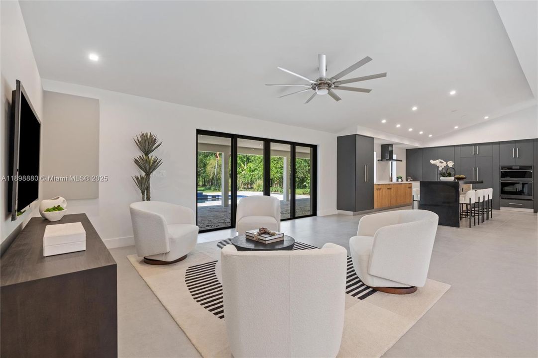 For Sale: $2,199,999 (6 beds, 5 baths, 3916 Square Feet)