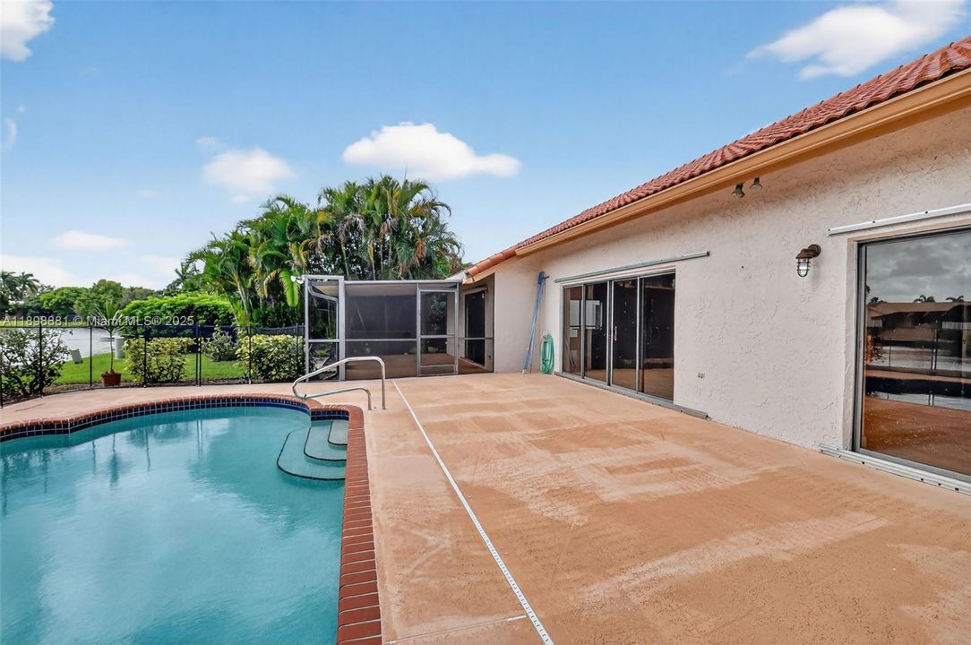 Active With Contract: $4,500 (3 beds, 2 baths, 3300 Square Feet)