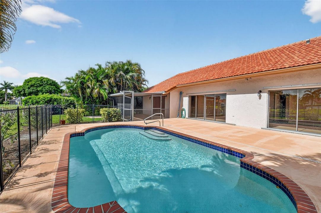 Active With Contract: $4,500 (3 beds, 2 baths, 3300 Square Feet)