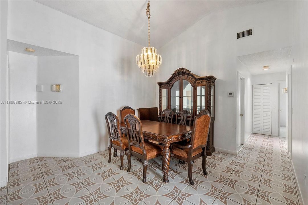 For Sale: $435,000 (3 beds, 2 baths, 1358 Square Feet)