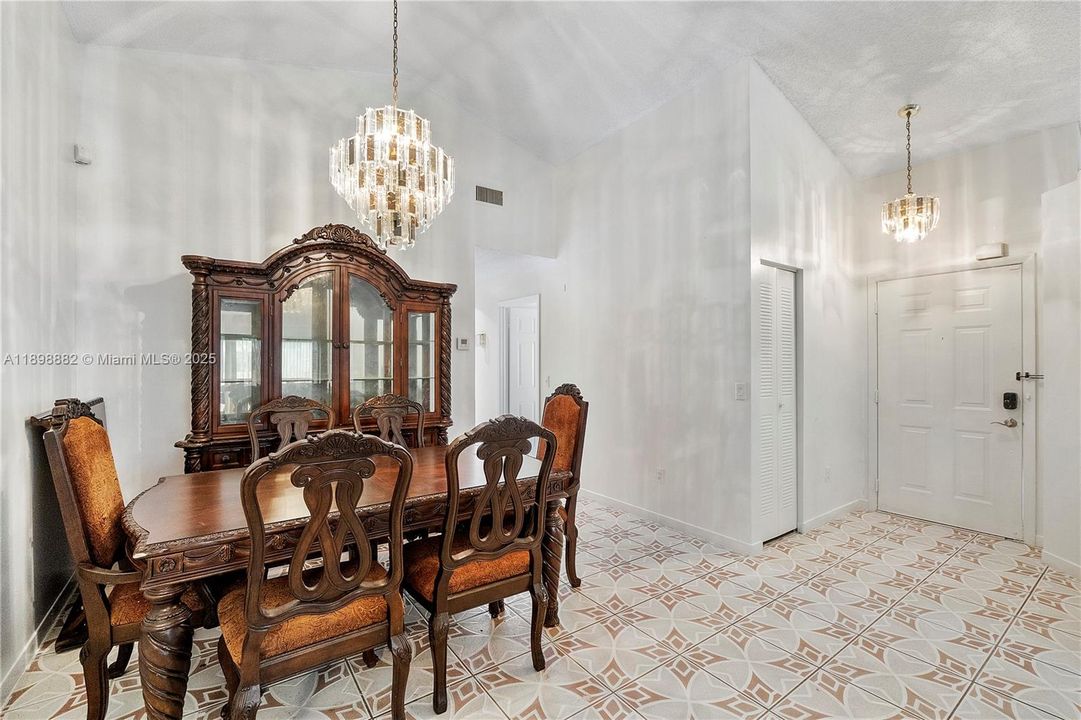 For Sale: $435,000 (3 beds, 2 baths, 1358 Square Feet)