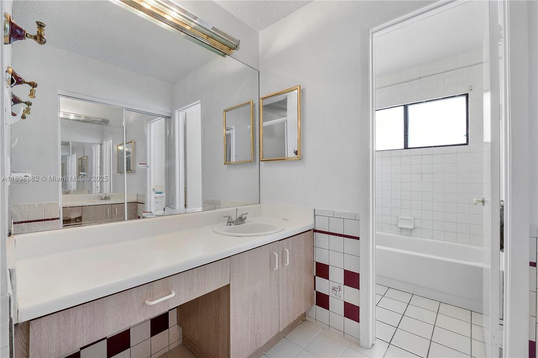 For Sale: $435,000 (3 beds, 2 baths, 1358 Square Feet)