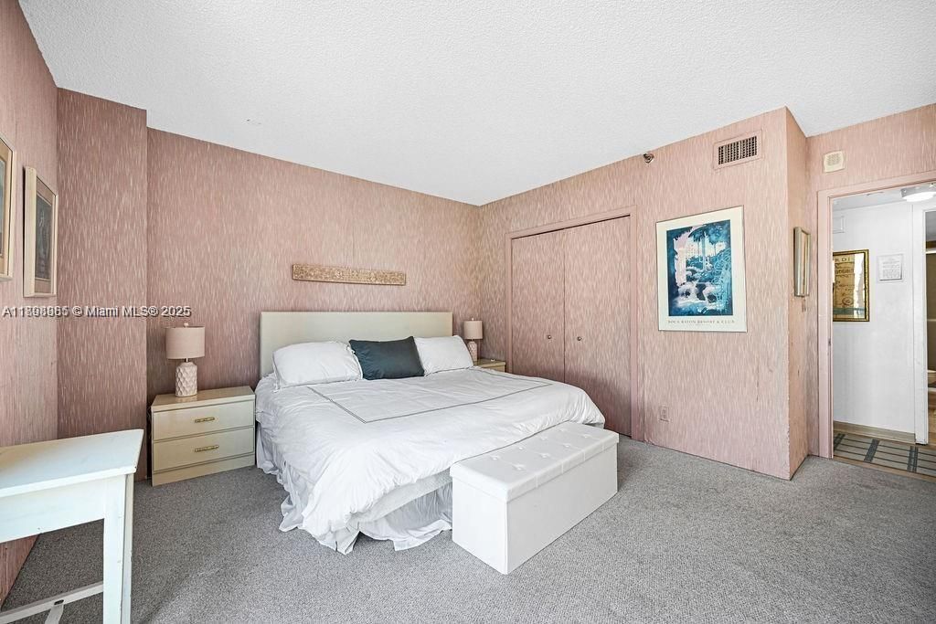 For Sale: $550,000 (2 beds, 2 baths, 1887 Square Feet)