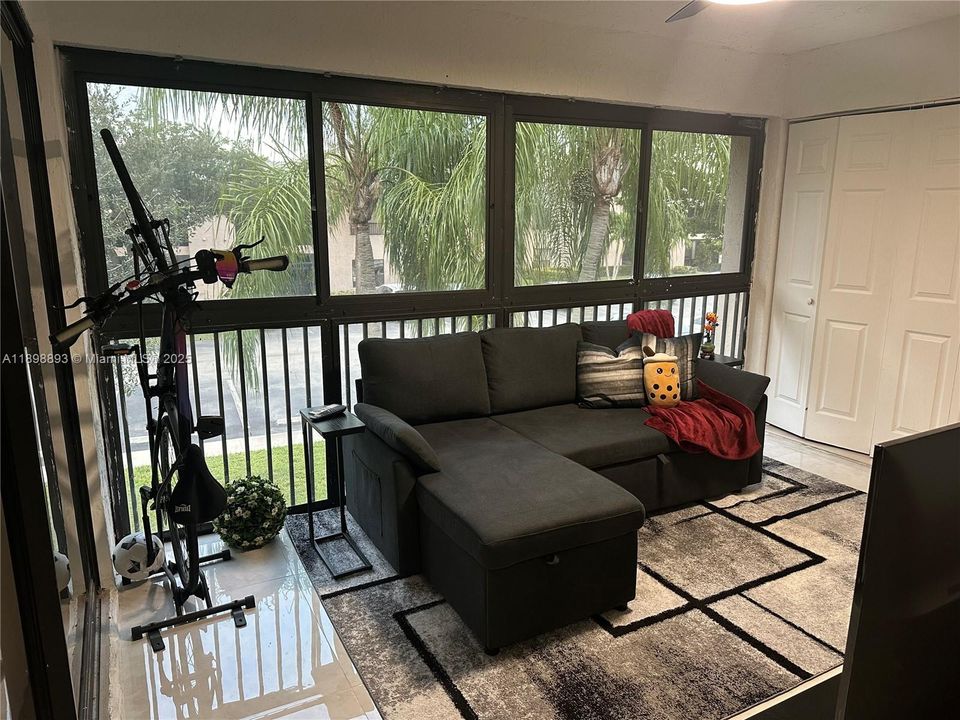 В аренду: $2,700 (3 спален, 2 ванн, 1093 Квадратных фут)