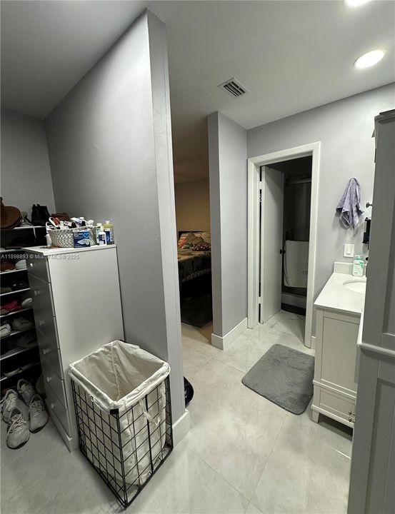 В аренду: $2,700 (3 спален, 2 ванн, 1093 Квадратных фут)