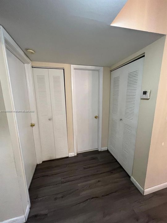 For Sale: $245,000 (2 beds, 2 baths, 986 Square Feet)