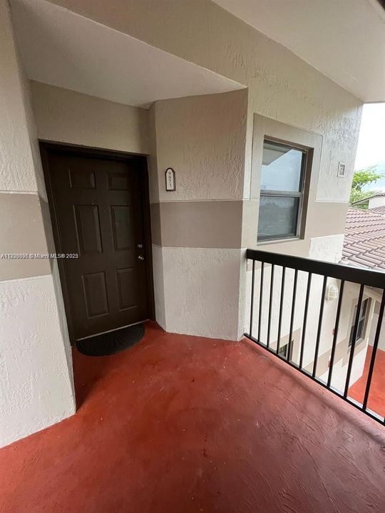 For Sale: $245,000 (2 beds, 2 baths, 986 Square Feet)