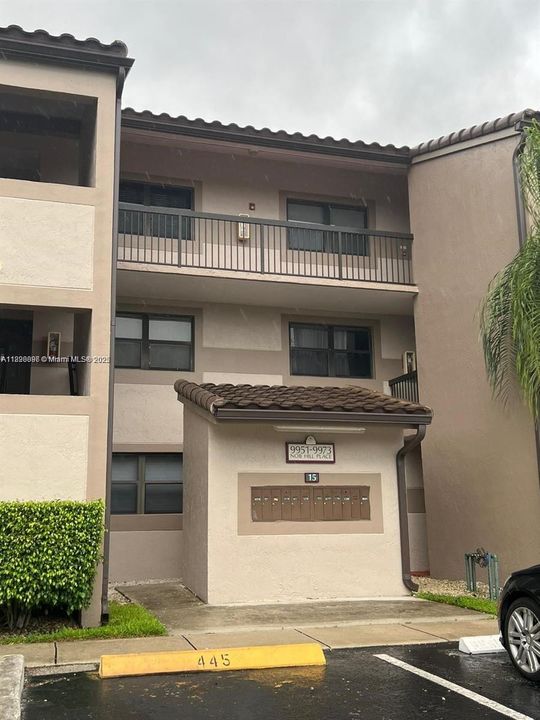 For Sale: $245,000 (2 beds, 2 baths, 986 Square Feet)