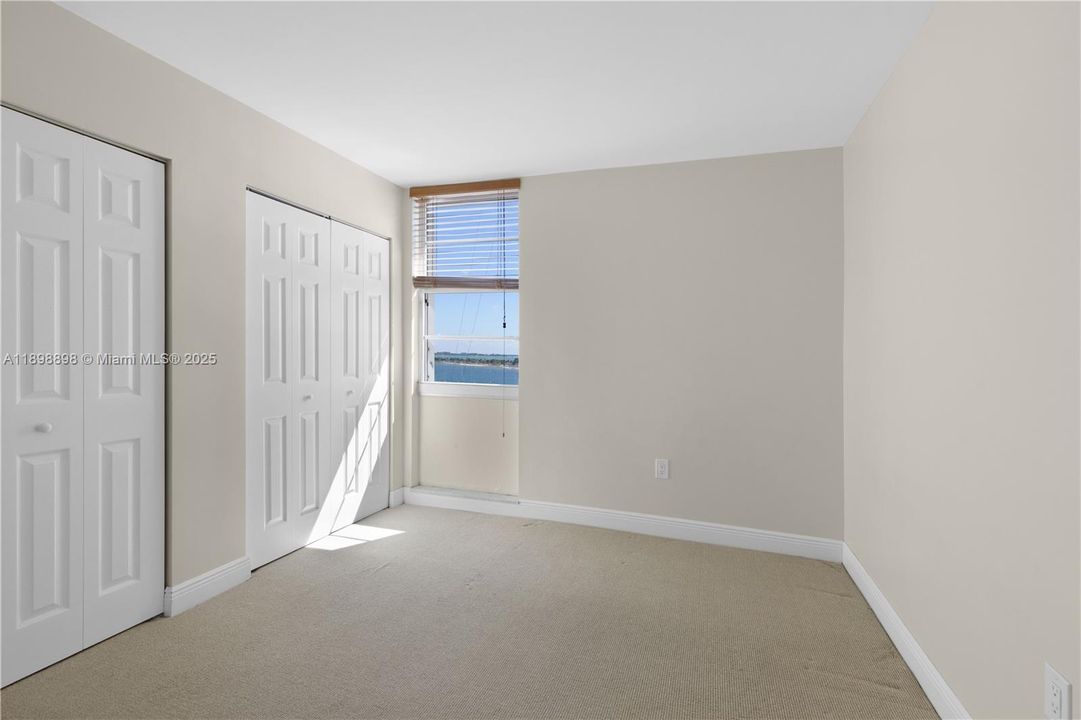 Recently Rented: $2,800 (2 beds, 2 baths, 1430 Square Feet)