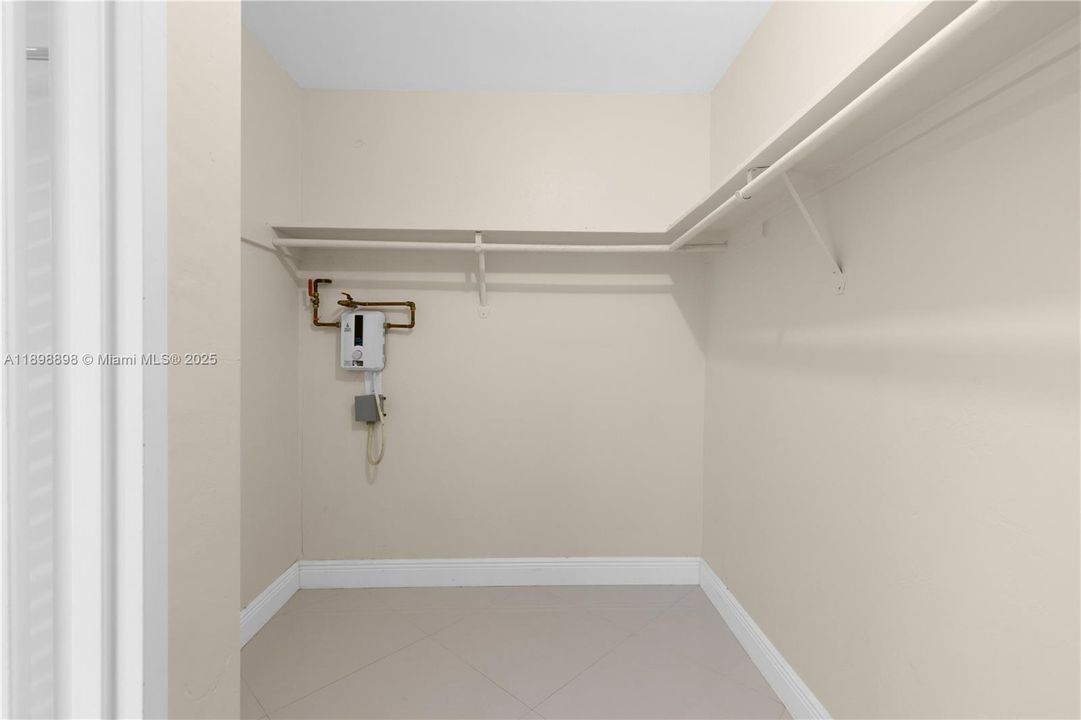 Recently Rented: $2,800 (2 beds, 2 baths, 1430 Square Feet)