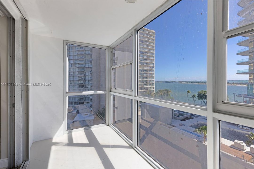 Recently Rented: $2,800 (2 beds, 2 baths, 1430 Square Feet)