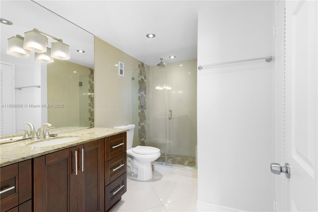 Recently Rented: $2,800 (2 beds, 2 baths, 1430 Square Feet)