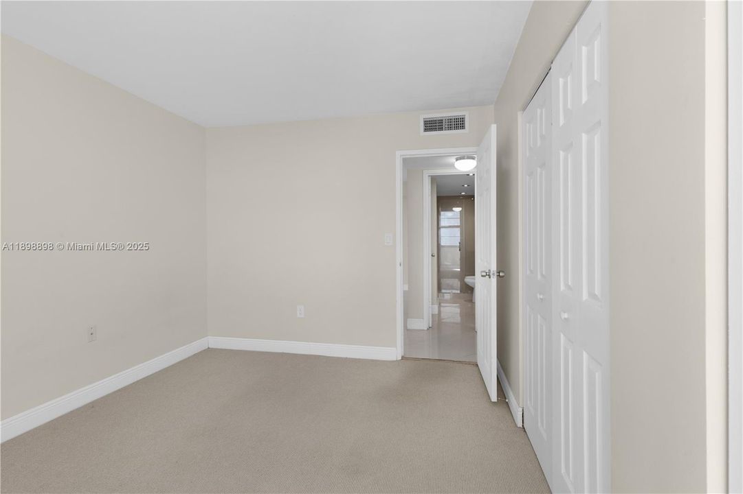 Recently Rented: $2,800 (2 beds, 2 baths, 1430 Square Feet)