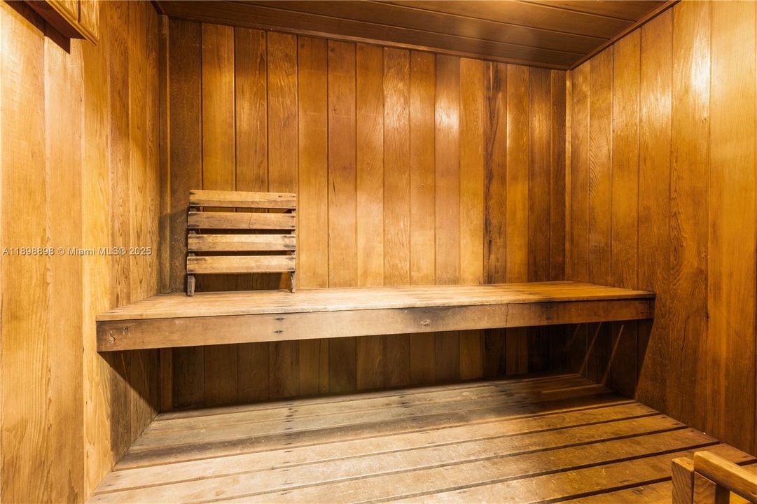 Recently Rented: $2,800 (2 beds, 2 baths, 1430 Square Feet)