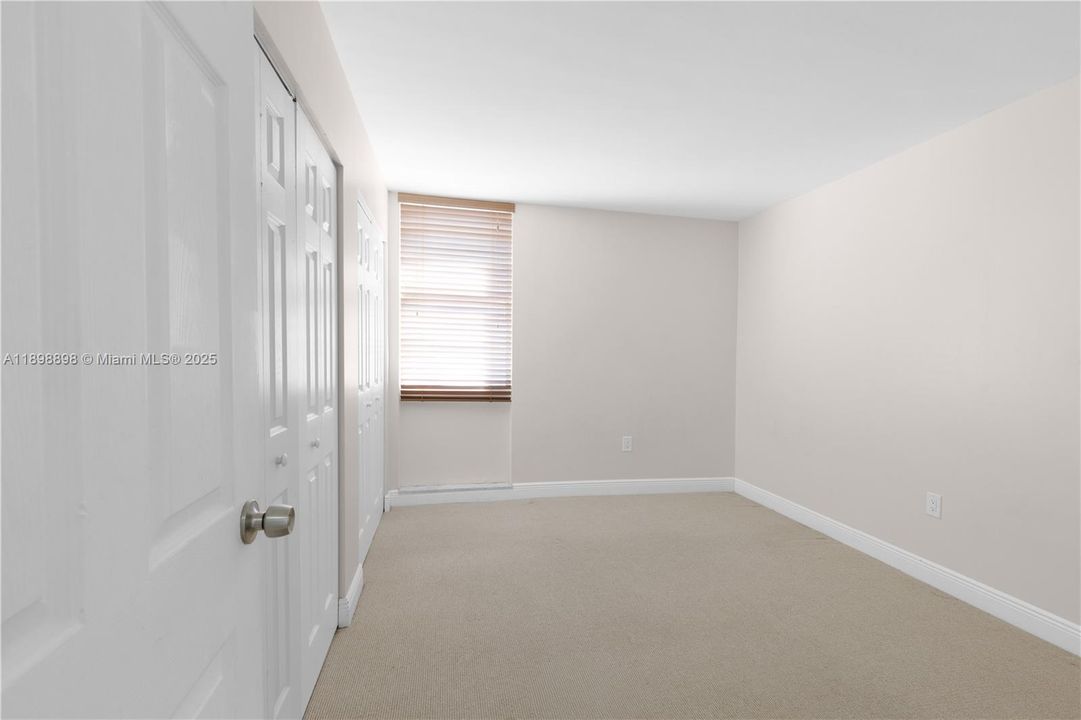 Recently Rented: $2,800 (2 beds, 2 baths, 1430 Square Feet)