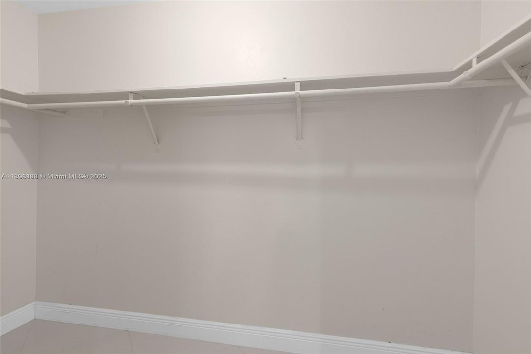 Recently Rented: $2,800 (2 beds, 2 baths, 1430 Square Feet)