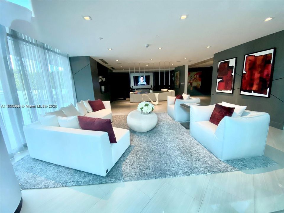 For Sale: $1,125,000 (2 beds, 3 baths, 1524 Square Feet)