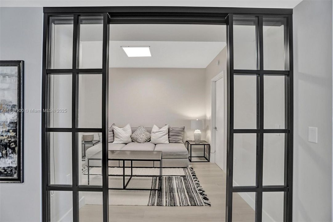 For Sale: $1,125,000 (2 beds, 3 baths, 1524 Square Feet)