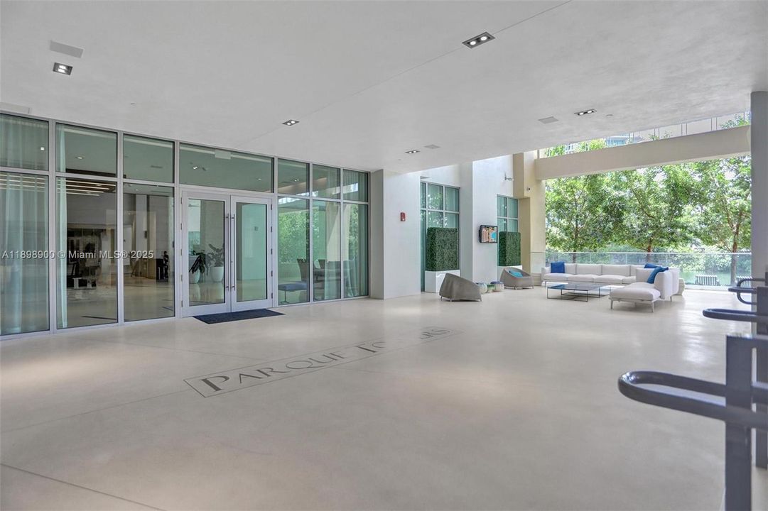 For Sale: $1,125,000 (2 beds, 3 baths, 1524 Square Feet)