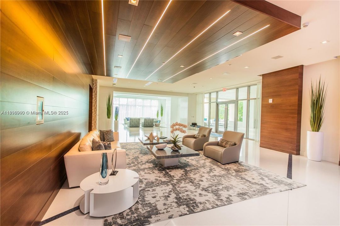 For Sale: $1,125,000 (2 beds, 3 baths, 1524 Square Feet)