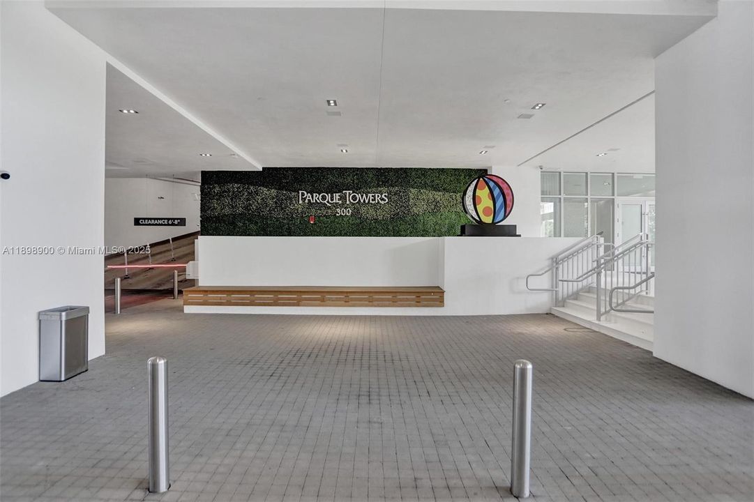 For Sale: $1,125,000 (2 beds, 3 baths, 1524 Square Feet)